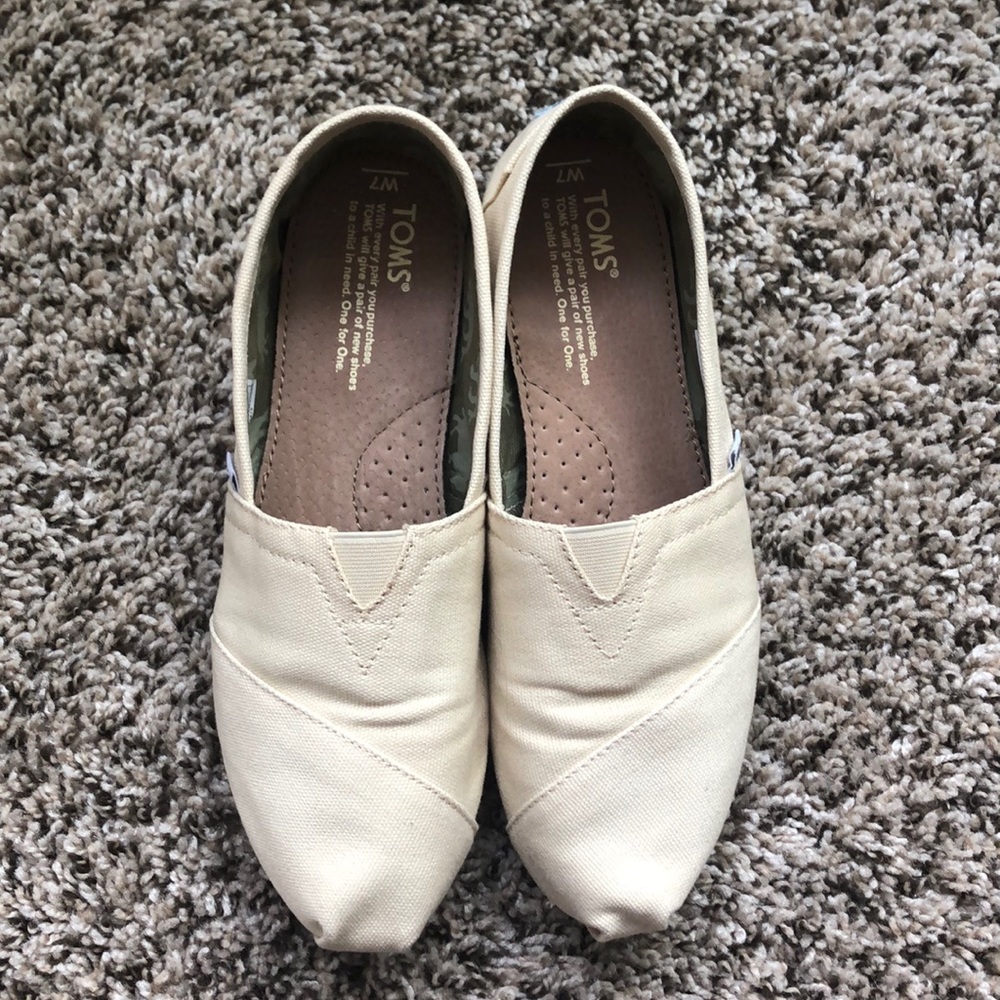 Khaki Toms